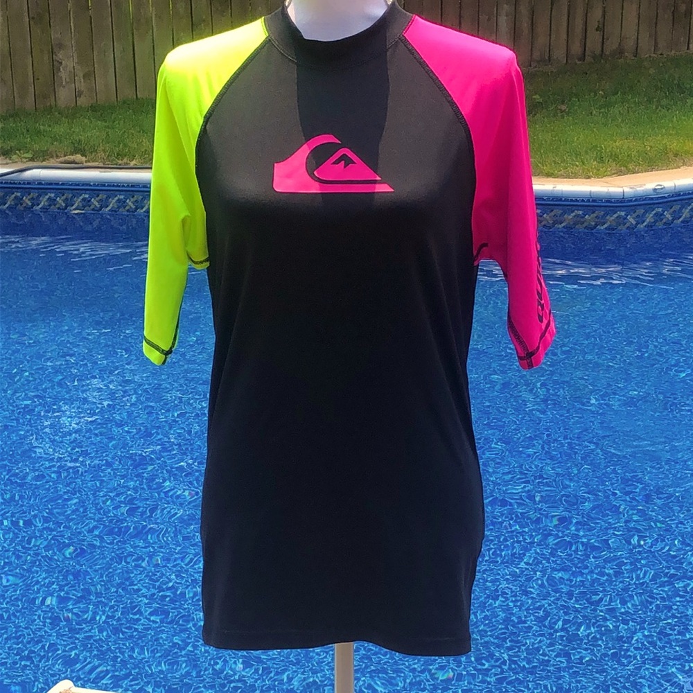 Quicksilver Swim Shirt - Short Sleeve - Large